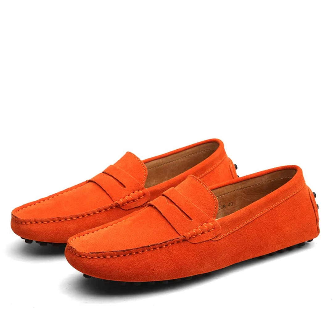 Bruine loafers voor de moderne man, stijlvol, comfortabel en met een trendy Italiaans design.