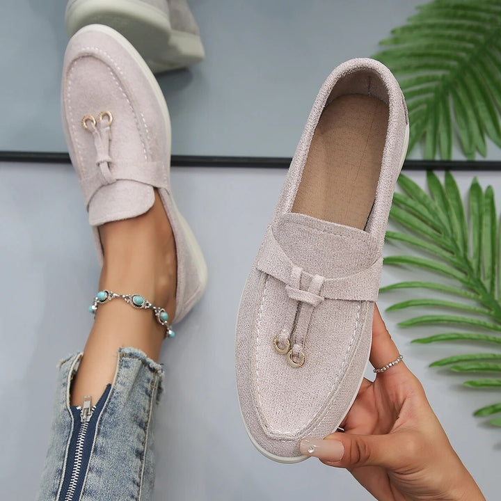 Comfortabele slip-on dames loafers, eenvoudige instappers voor dagelijks gemak en een stijlvolle look.