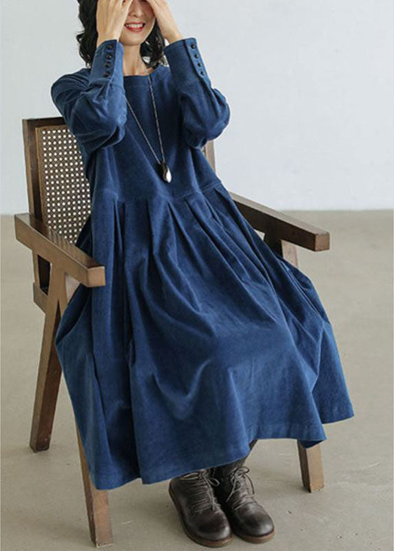 Stijlvolle Emilia dames corduroy jurk voor herfst/winter. Comfortabel en trendy voor de koudere dagen.