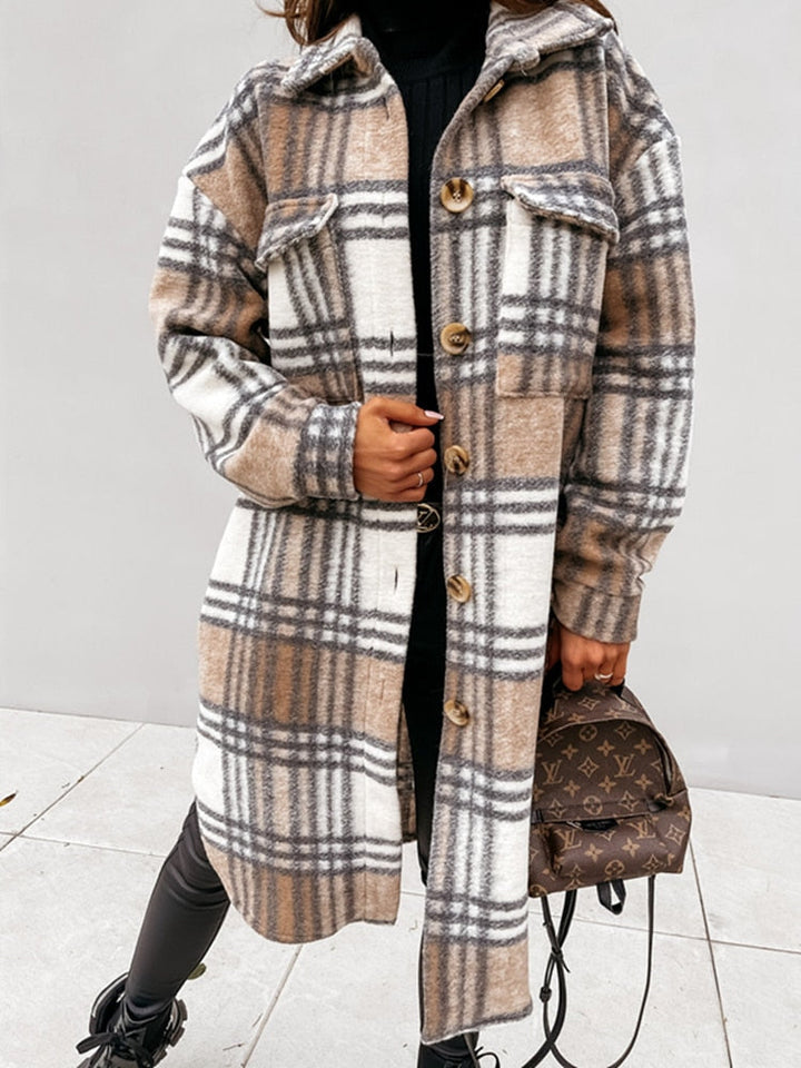 Casual geruite damesjas, makkelijk te combineren. Stijlvol en comfortabel voor diverse outfits.
