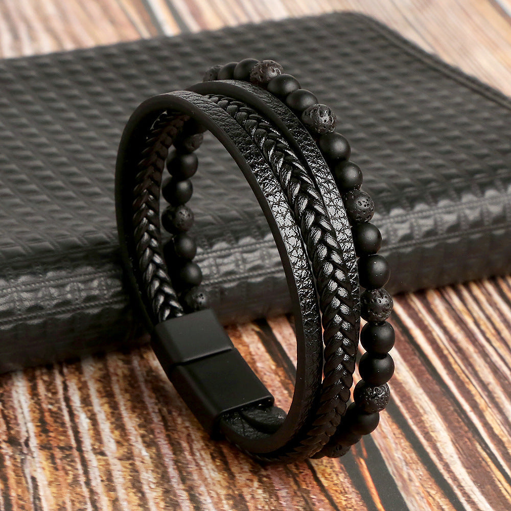 Chique heren armbandenset, bruin en zwart leer. Trendy polsband sieraden, ideaal voor een moderne look.