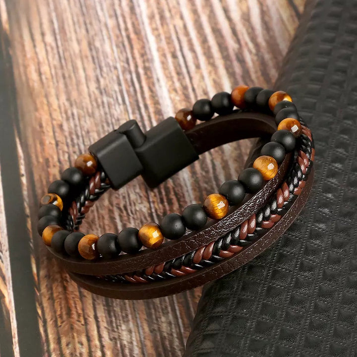Veelzijdige leren heren armbandenset. Mix & match polsbanden voor een stijlvolle en persoonlijke accessoire.