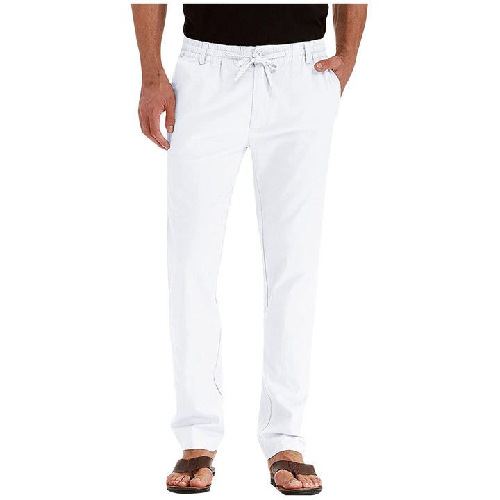 Opgevouwen herenbroek, comfortabel en casual. De perfecte veelzijdige zomerbroek voor mannen.