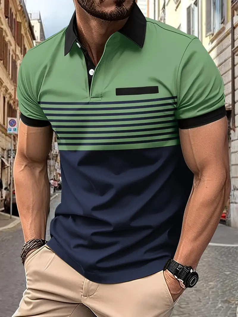 Man draagt elegante herenpolo slim fit met korte mouw, ideaal voor zomerse dagen en casual mode.