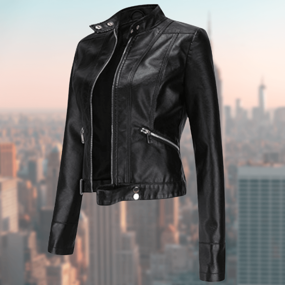 Comfortabele leren damesjas van JaquelinesJacket, ideaal voor een modieuze en vrouwelijke look.
