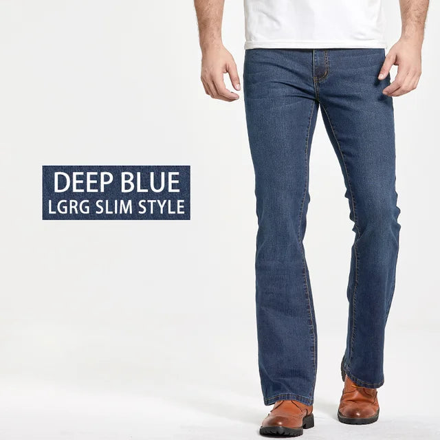 Moderne donkerblauwe Lucas heren bootcut jeans, slim fit. Stijlvolle en comfortabele spijkerbroek voor mannen.