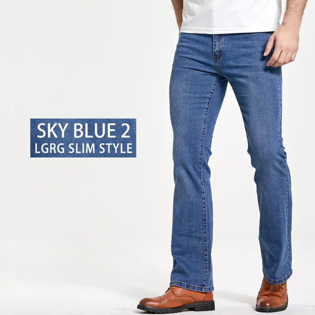 Perfecte pasvorm van de zwarte Lucas heren bootcut jeans, slim fit. Accentueert het silhouet, comfortabele mode.