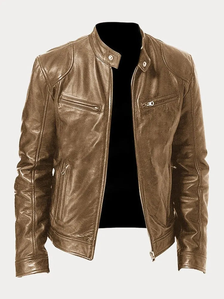 Dynamische opname van de heren slim fit jas, toont bewegingsvrijheid en stijlvol comfort voor de moderne man.