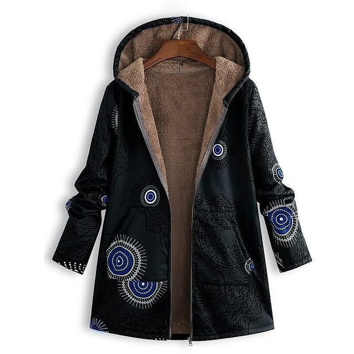 Zwarte UniqueCoat™ dames winterjas. Unieke, warme jas voor vrouwenkleding, modieus en comfortabel.