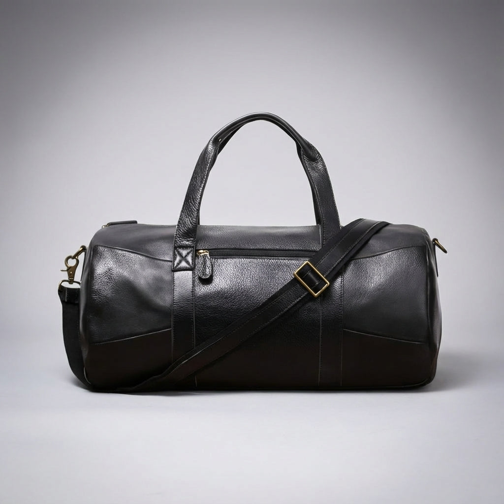 Moderne Gripwell weekendtas in bruin, geschikt als stijlvolle unisex schoudertas voor elke reis.