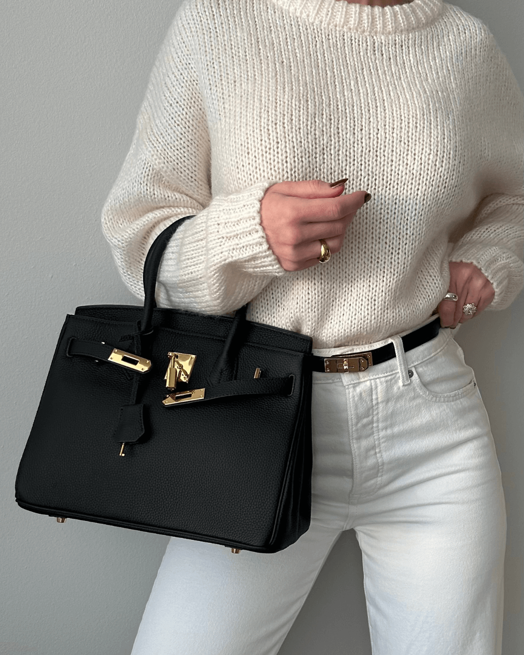 Stijlvolle vegan leren handtas 'Liana' voor dames, ruim en elegant, perfect voor dagelijks gebruik.