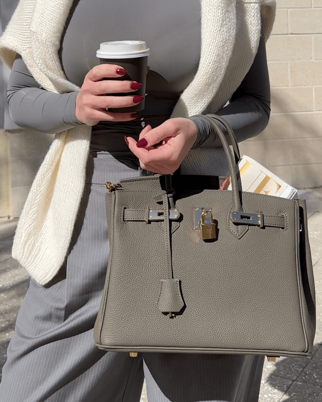 Elegante vegan leren reistas/werktas voor dames, praktisch en stijlvol, met voldoende ruimte.