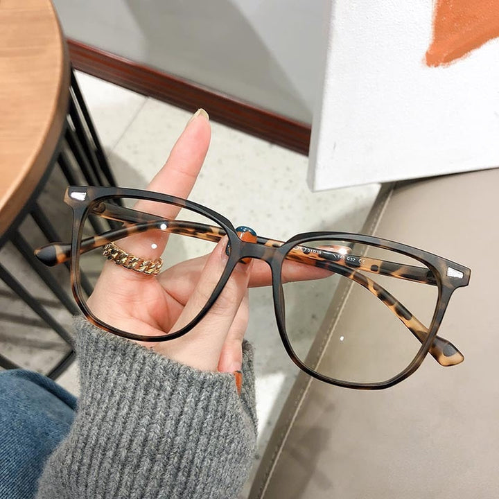 Damesbril met blauwlichtfilter, cool tan, -1.0 dioptrie, modern en tijdloos design, lichtgewicht kunststof montuur, ideaal voorbeeldschermen