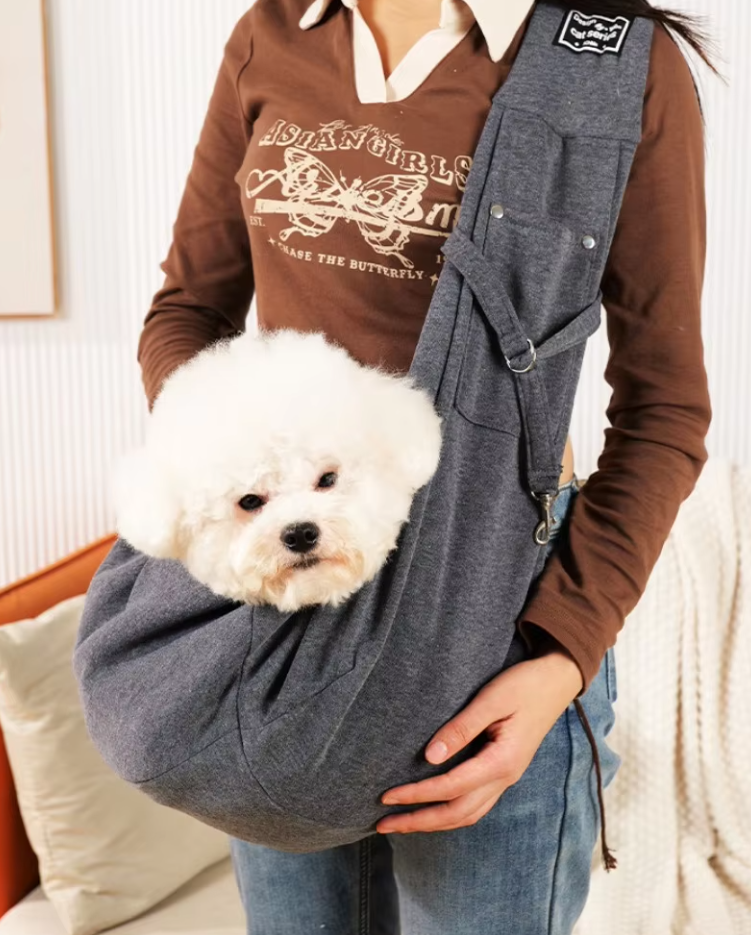 Modieuze draagtas voor hond of kat, ideaal voor onderweg.