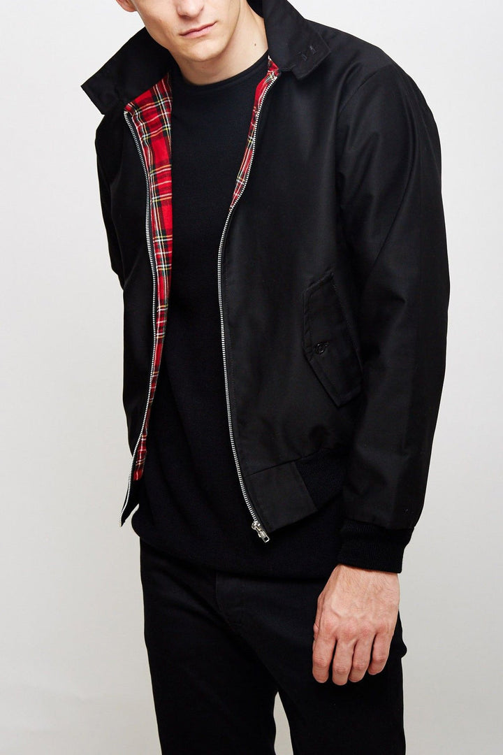 Stijlvolle Harrington-jas voor heren in klassiek design, met opstaande kraag, geribbelde manchetten en praktische zakken.