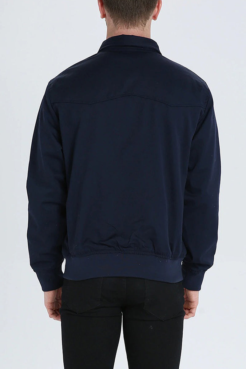 Stijlvolle Harrington-jas voor heren in klassiek design, met opstaande kraag, geribbelde manchetten en praktische zakken.