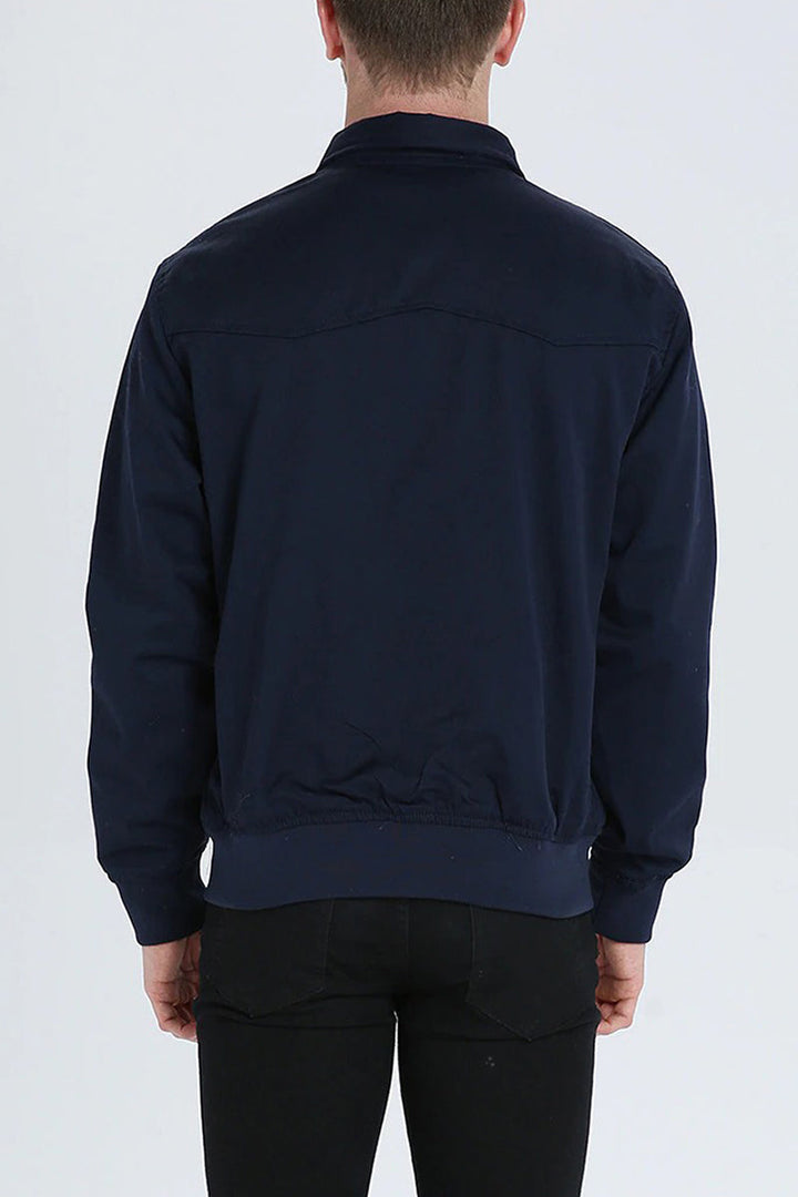 Stijlvolle Harrington-jas voor heren in klassiek design, met opstaande kraag, geribbelde manchetten en praktische zakken.