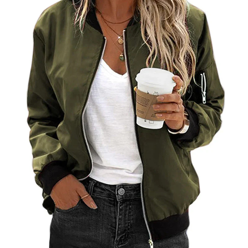 Stijlvolle dames bomberjack met lange mouwen, ritssluiting, geribde manchetten en slank silhouet, ideaal voor een casual outfit.