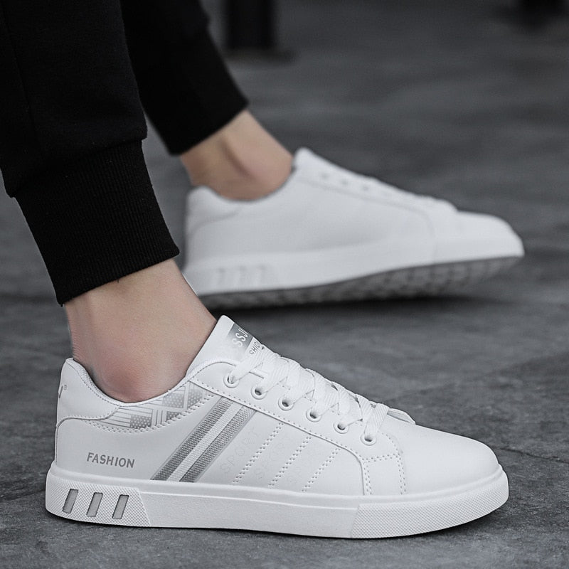 Witte Sean herensneakers, comfortabele en stijlvolle casual schoenen. Essentiële voetmode voor de moderne man.