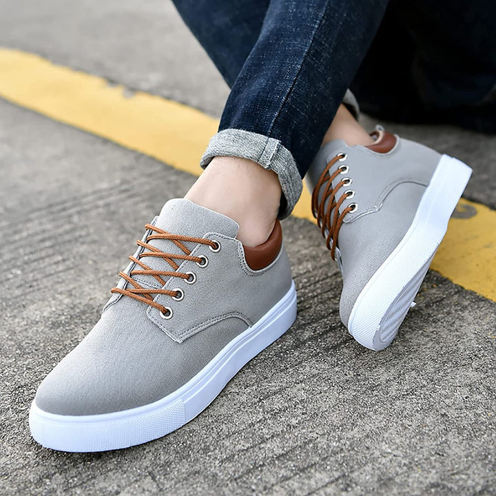 Uniek David model heren sneakers, stoer en modern met een opvallende witte zool.