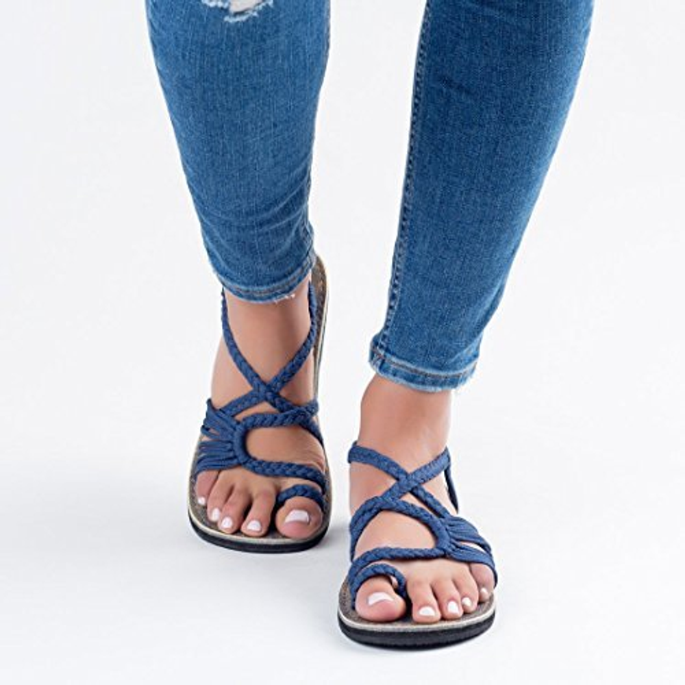 Dames strandsandalen in blauw met klassiek-modern design, ideaal voor zomer en dagelijks gebruik, verkrijgbaar in maten 35-43.