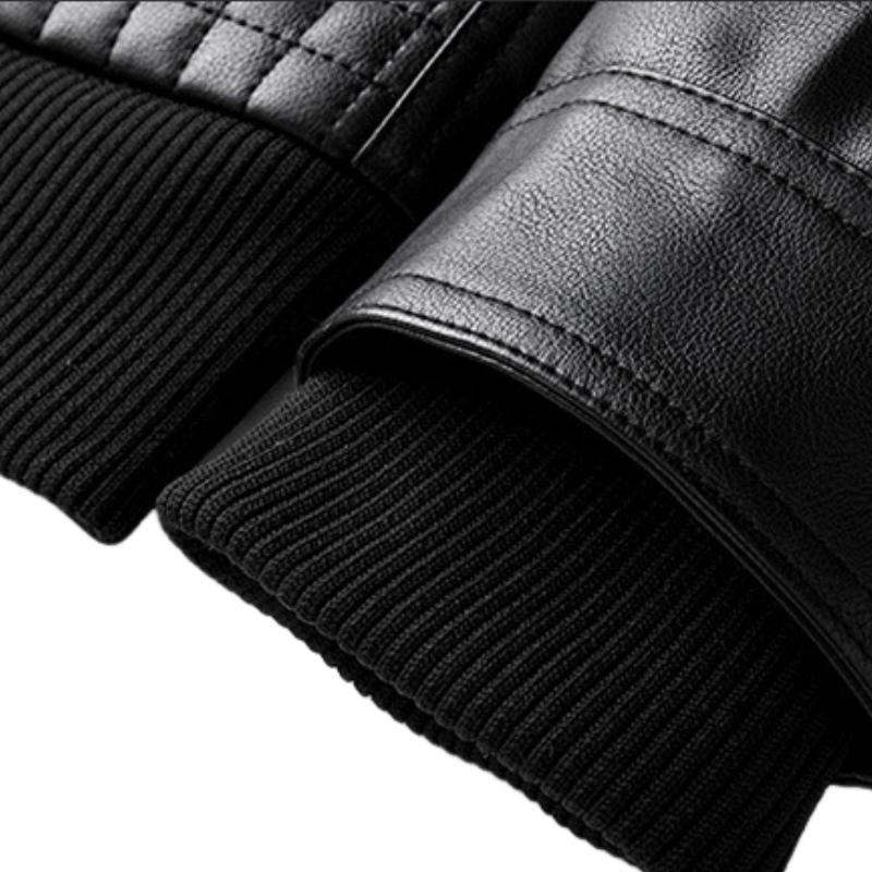 Stijlvol heren capuchonjack met ritszakken en afneembare capuchon in een modern, slank design.