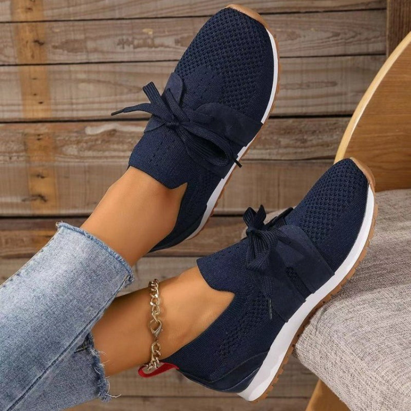 Heidi-Mode dames sneakers in tijdloos design, ideaal voor zowel kantoor als vrijetijdsbesteding.