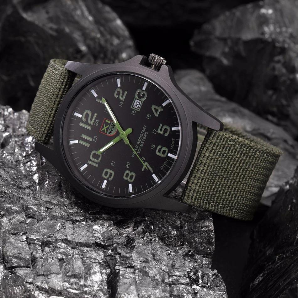 Tactisch herenhorloge met LED display, waterdicht en schokbestendig. Ideaal voor outdoor avonturen.