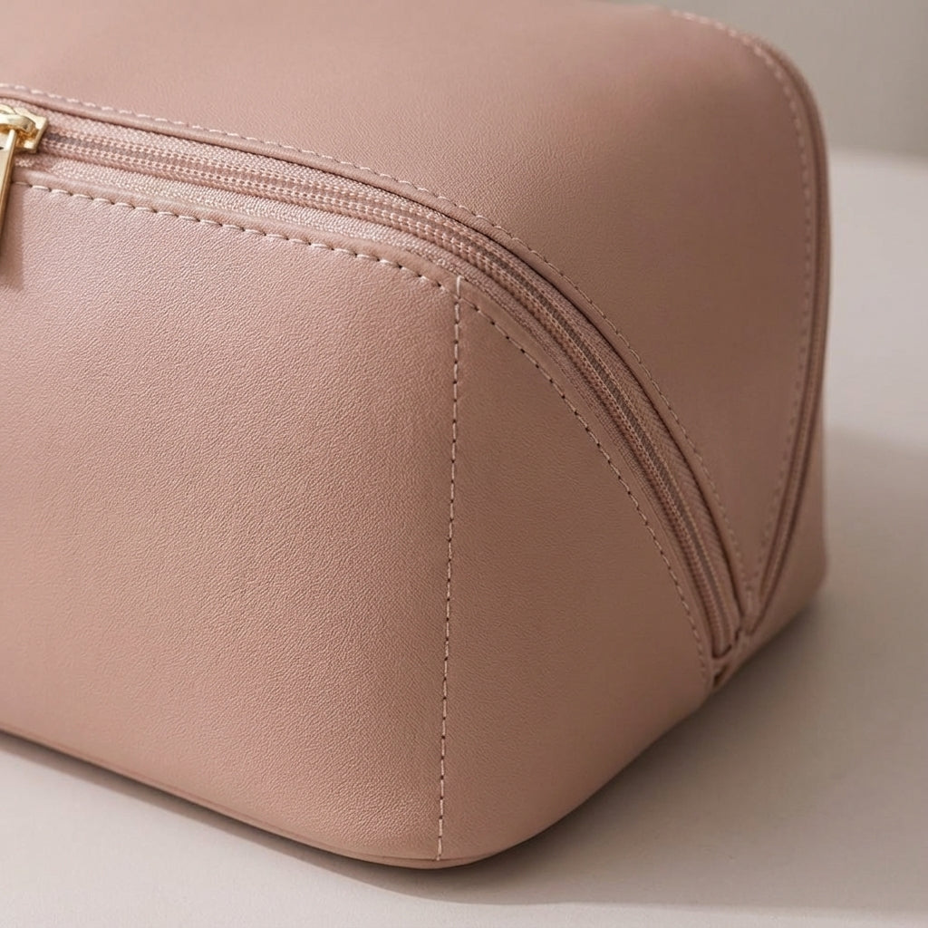 Waterafstotende kunstleren TidyBloom beautycase, een draagbare organizer voor al je make-up en toiletartikelen.