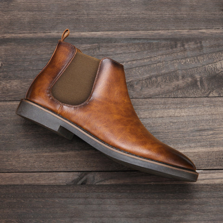 Elegante David heren Chelsea boots onder een pantalon, voor een stijlvolle zakelijke look.