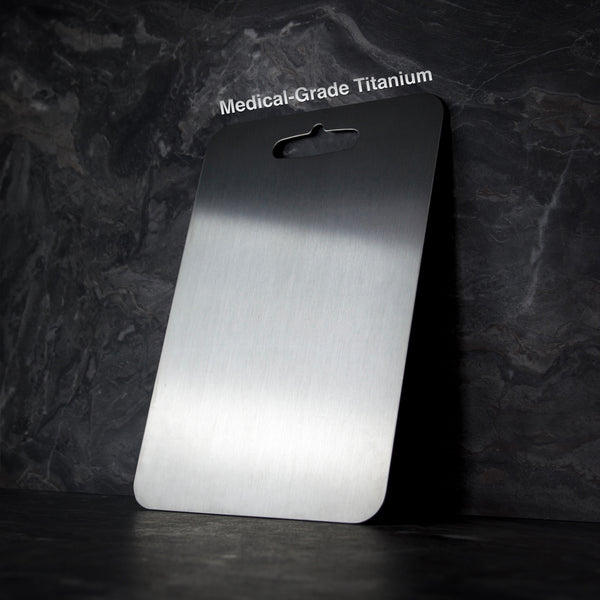 Titanium snijplank, BPA-vrij en krasbestendig voor een gezonde, microplasticvrije keuken. Duurzaam kookaccessoire.