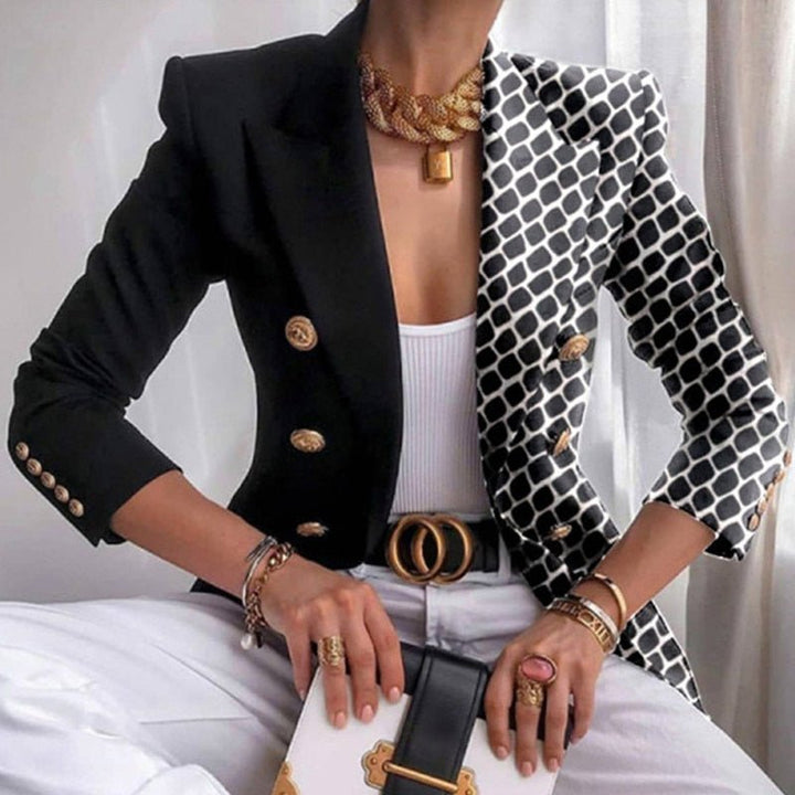 Trendy dames blazerjas HarrietsJacket, perfect voor een stijlvolle, veelzijdige look in voorjaar en najaar.