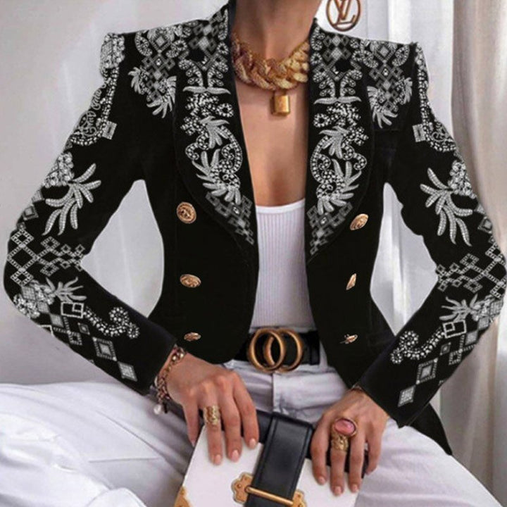 HarrietsJacket dames blazer, een essentieel trendy kledingstuk dat stijl toevoegt aan elke outfit. Veelzijdig.