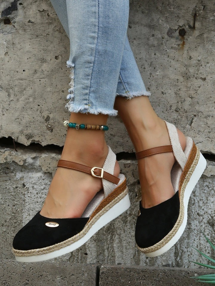 Hoogwaardige orthopedische dames sandalen, combineren modieus design met superieur draagcomfort.