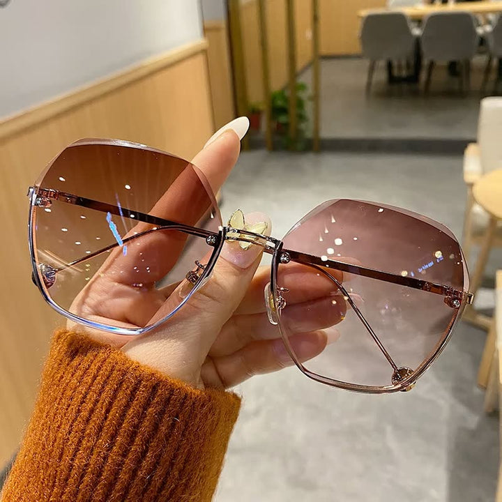 Bescherm je ogen stijlvol met deze trendy dames zonnebril met grote glazen. Perfect zomer mode accessoire.