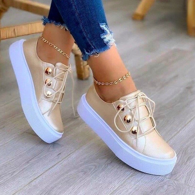 Sportieve witte dames sneakers van KaatjesSneaks, perfect voor comfortabele vrijetijd en een trendy look.