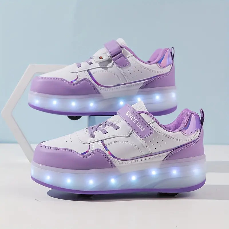 Trendy roze/paarse GlideGlow kinderschoenen met LED-lichtjes en wieltjes, perfect voor buitenspelen.