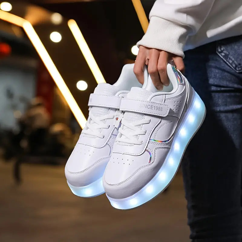 Veilige GlideGlow rolschoenen met gloeiende LED-verlichting, ideaal voor actief buitenspelen voor kinderen.
