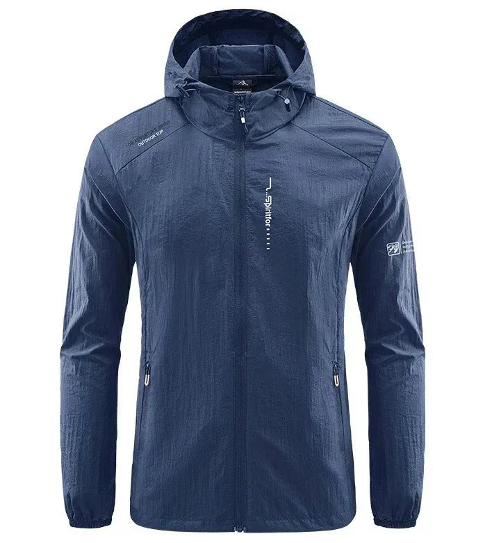 Ultralichte winddichte zomerjas voor heren met zonbescherming, in blauw, donkergrijs en zwart, ideaal voor warme dagen en buitenactiviteiten.