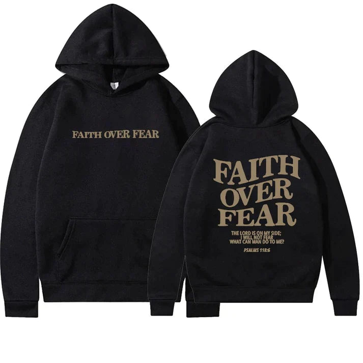 Moderne uniseks hoodie met de tekst "Geloof Over Angst" en Psalmen 118:6. Inspirerende christelijke kleding.