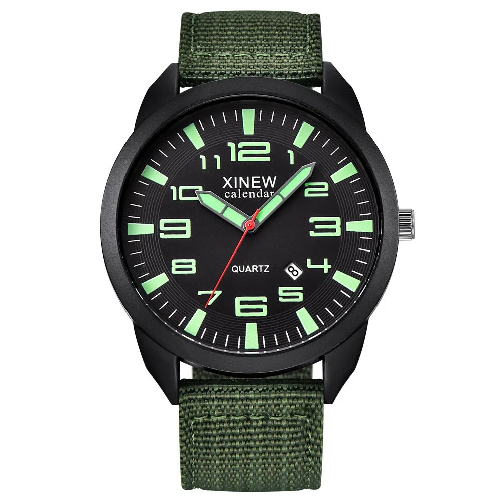 Modern Lumo uniseks quartz horloge gedragen op de pols. Toont stijlvol design en handige kalenderfunctie.