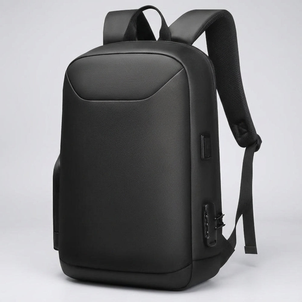 Georganiseerde waterbestendige ChargePack zakelijke rugzak voor laptop, veilig voor werk en reizen.
