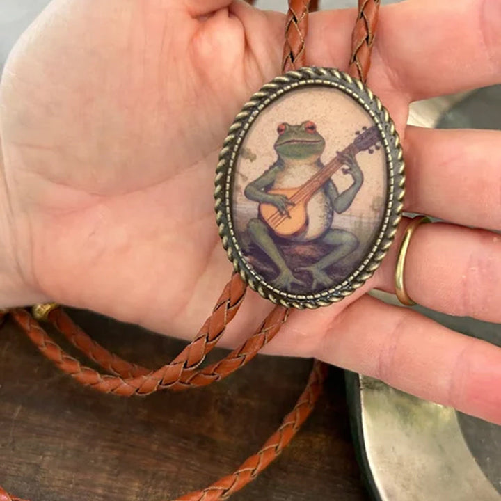Unisex Bolo Stropdas met Banjo Kikker Ontwerp; stijlvol accessoire, verstelbare leren banden, moderne look.