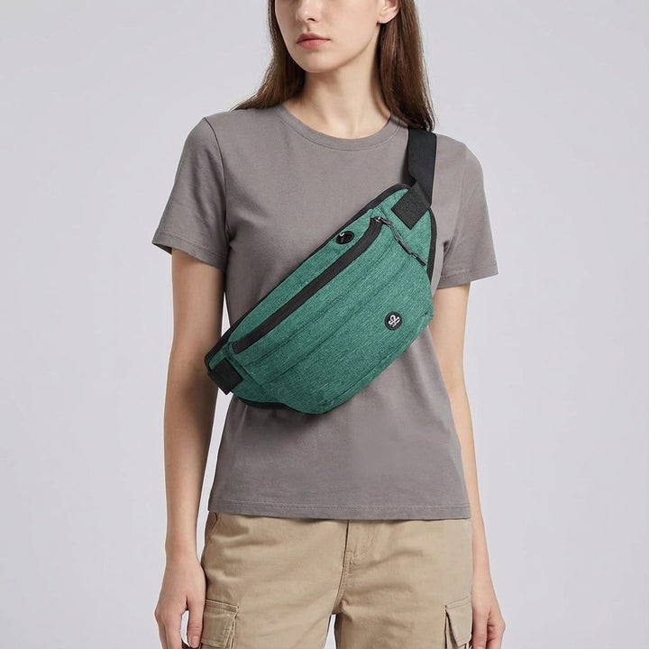 Stijlvolle unisex FlexSling heuptas van nylon, met slimme opbergvakken. Praktisch voor al je essentials.