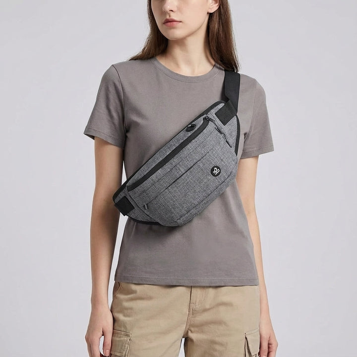 Dagelijkse FlexSling nylon multivak tas, waterafstotend en unisex. Handig voor smartphone, portemonnee en sleutels.
