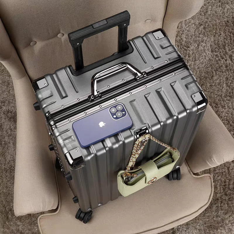 Ergonomische harde reiskoffer met aluminium frame en uitschuifbare trekstang voor comfortabel reizen.