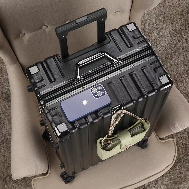 Stevige bagage: hardshell koffer met aluminium frame, perfect voor lange reizen en frequent gebruik.