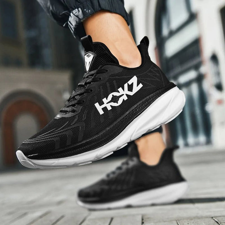 Fitnessschoenen voor intensieve trainingen. Bieden stabiliteit, demping en bewegingsvrijheid. Comfortabele sportschoenen.