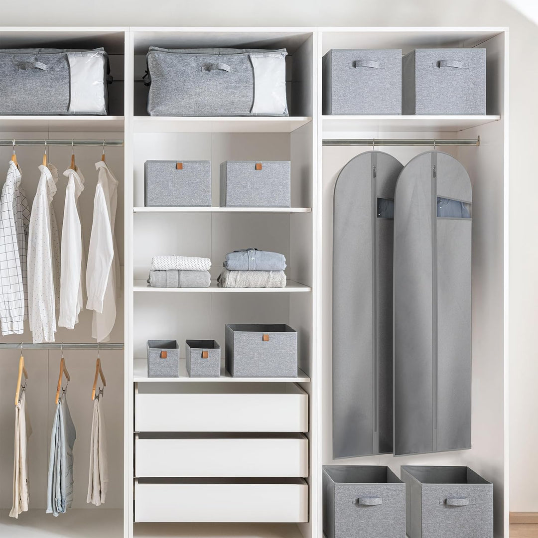 Optimale kledingbescherming: duurzame reiskledingzak, helder venster, easy-access vakken.