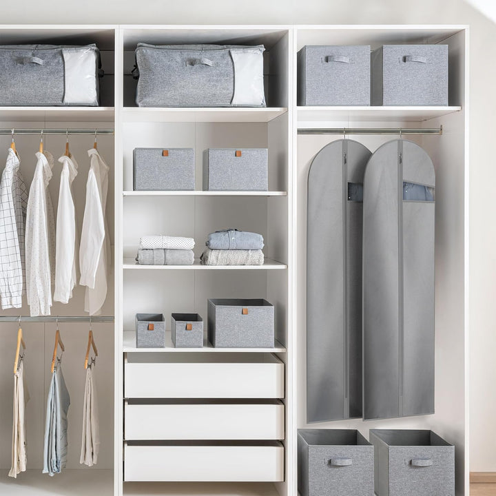 Optimale kledingbescherming: duurzame reiskledingzak, helder venster, easy-access vakken.